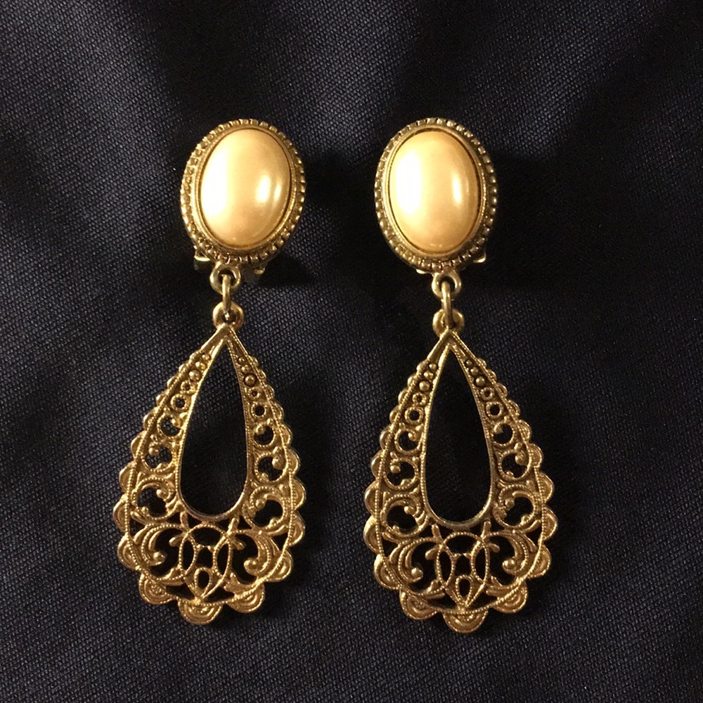 Vintage faux Pearl Filigree Dangle Clip Earrings